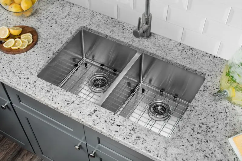 32" 50/50 Double-Basin 16G Undermount Kitchen Sink in Brushed Stainless Steel (32" x 19" x 10")