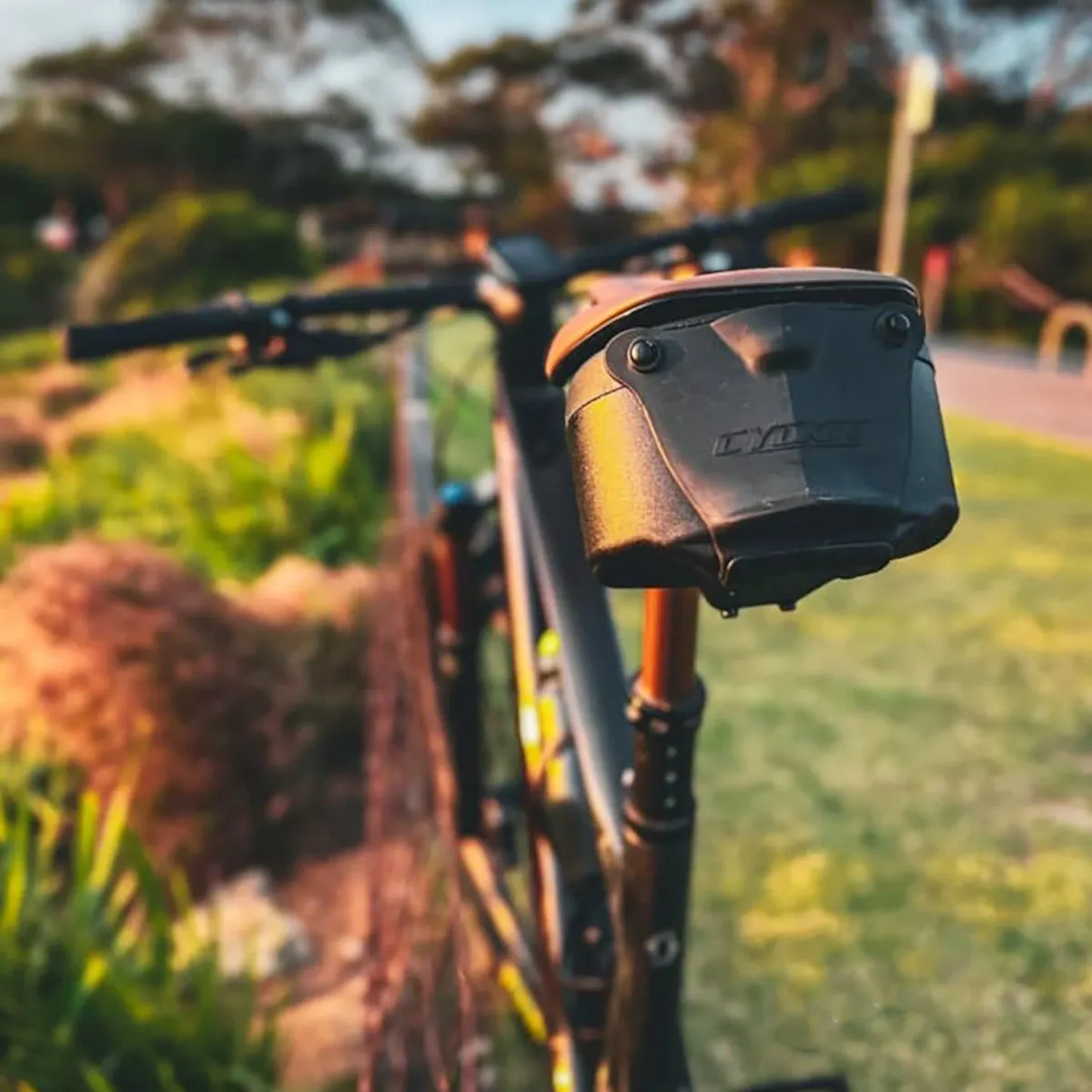 Aeroclam Large - Under Seat Bike Saddle Bag