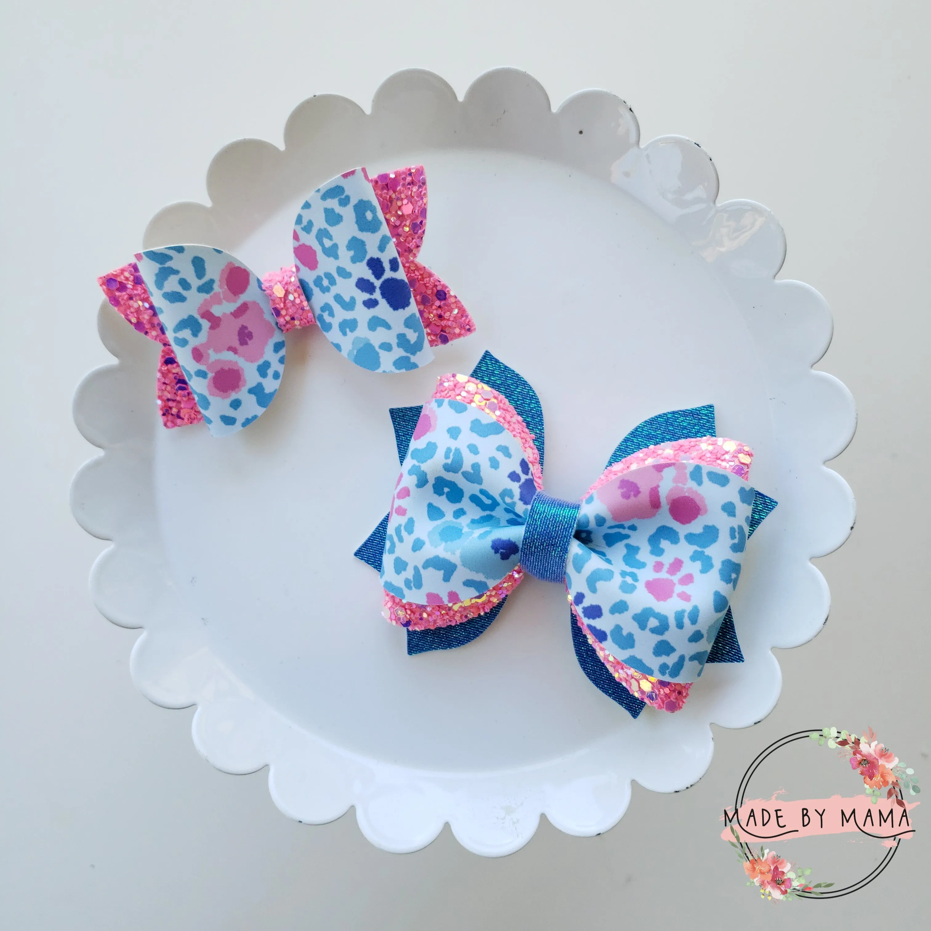 Dog Clues Bow