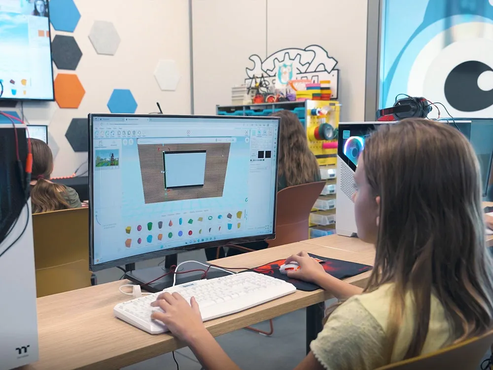Game Design (with Virtual Instructors)