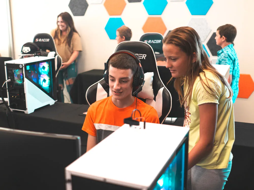 Game Design (with Virtual Instructors)