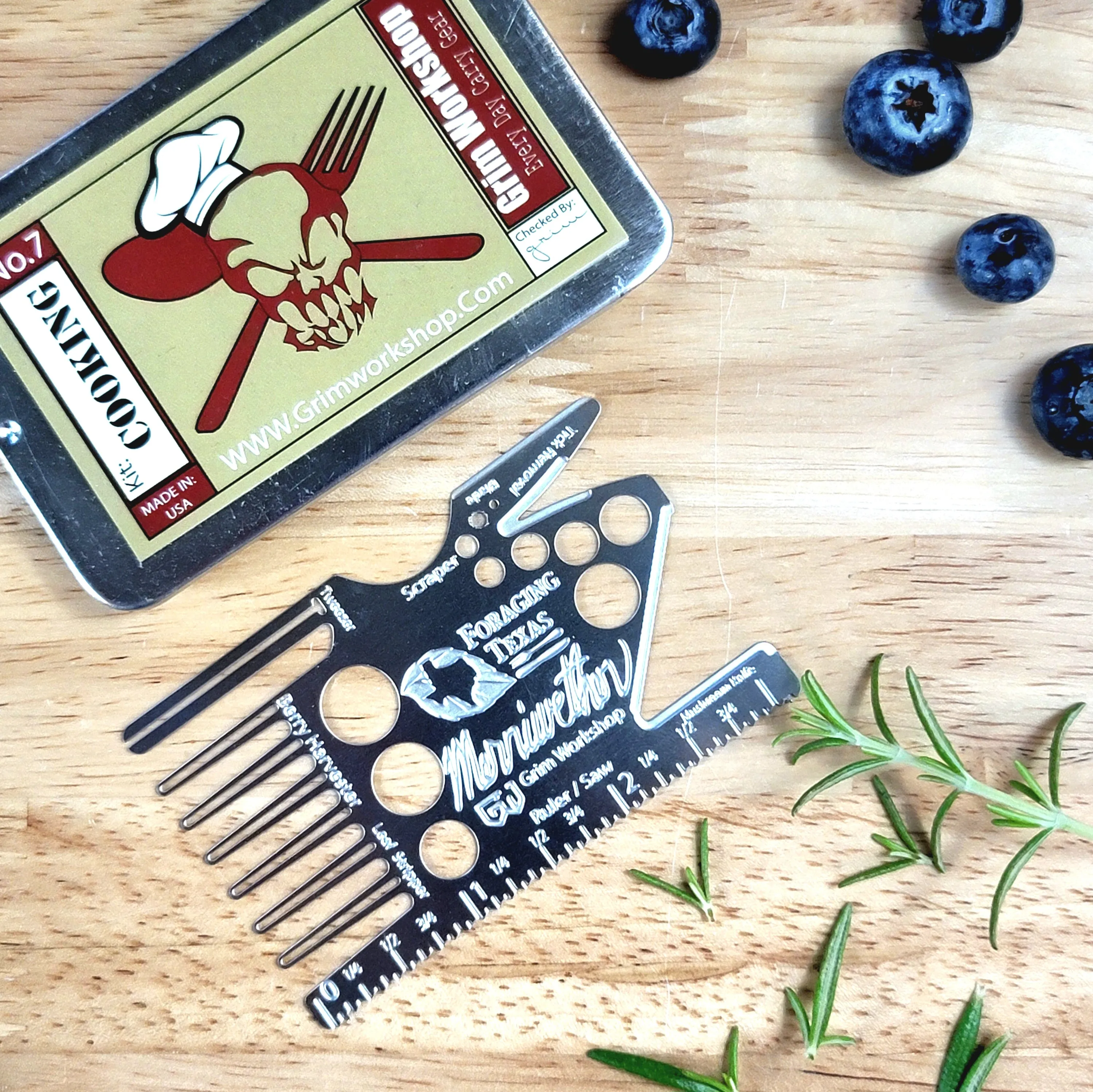 Mark Merriweather Foraging Card : Credit Card Size Wild Edibles Foraging Kit