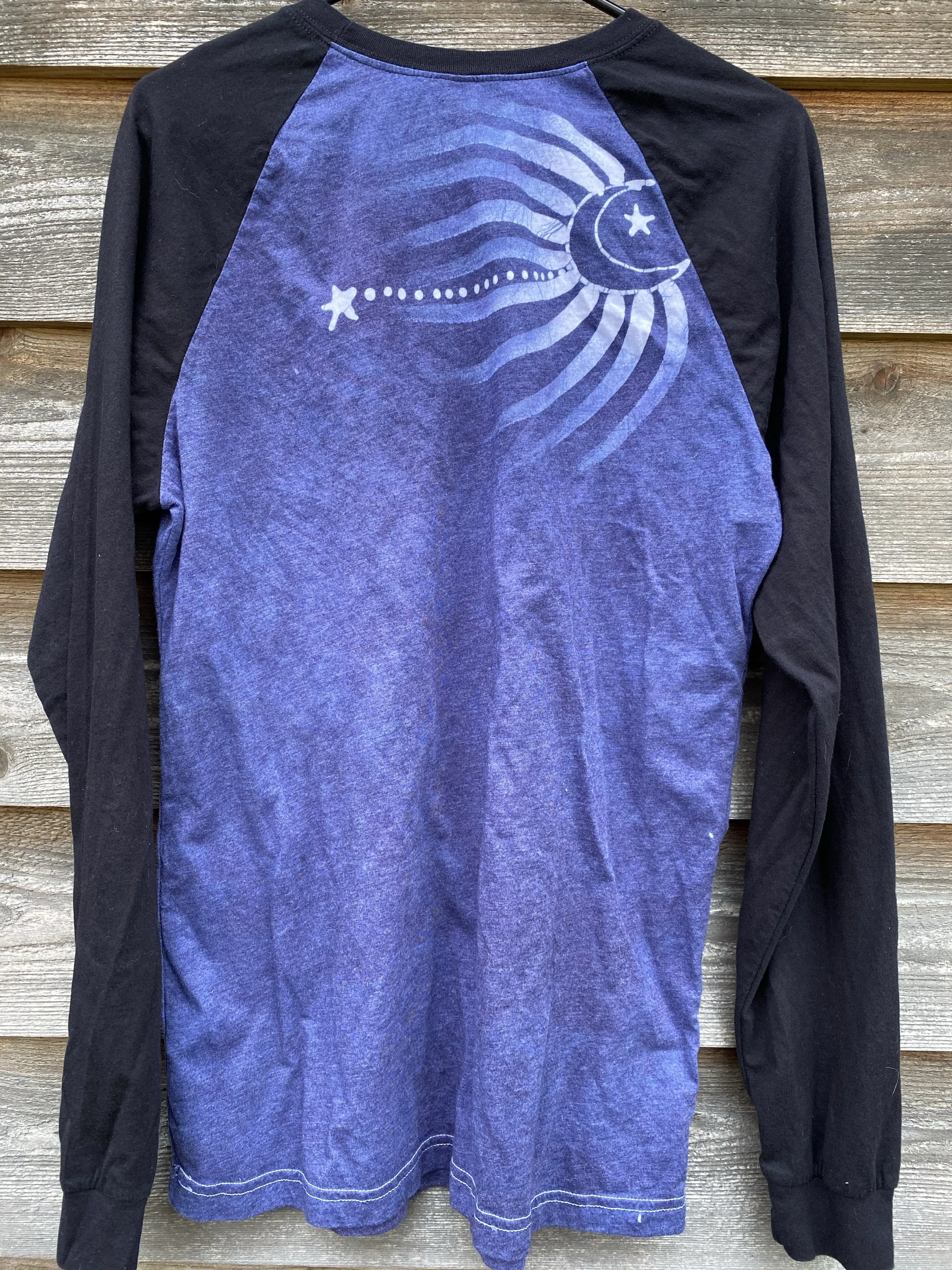 Moonbeams in Heathered Periwinkle Raglan Top by Batikwalla - Size Large