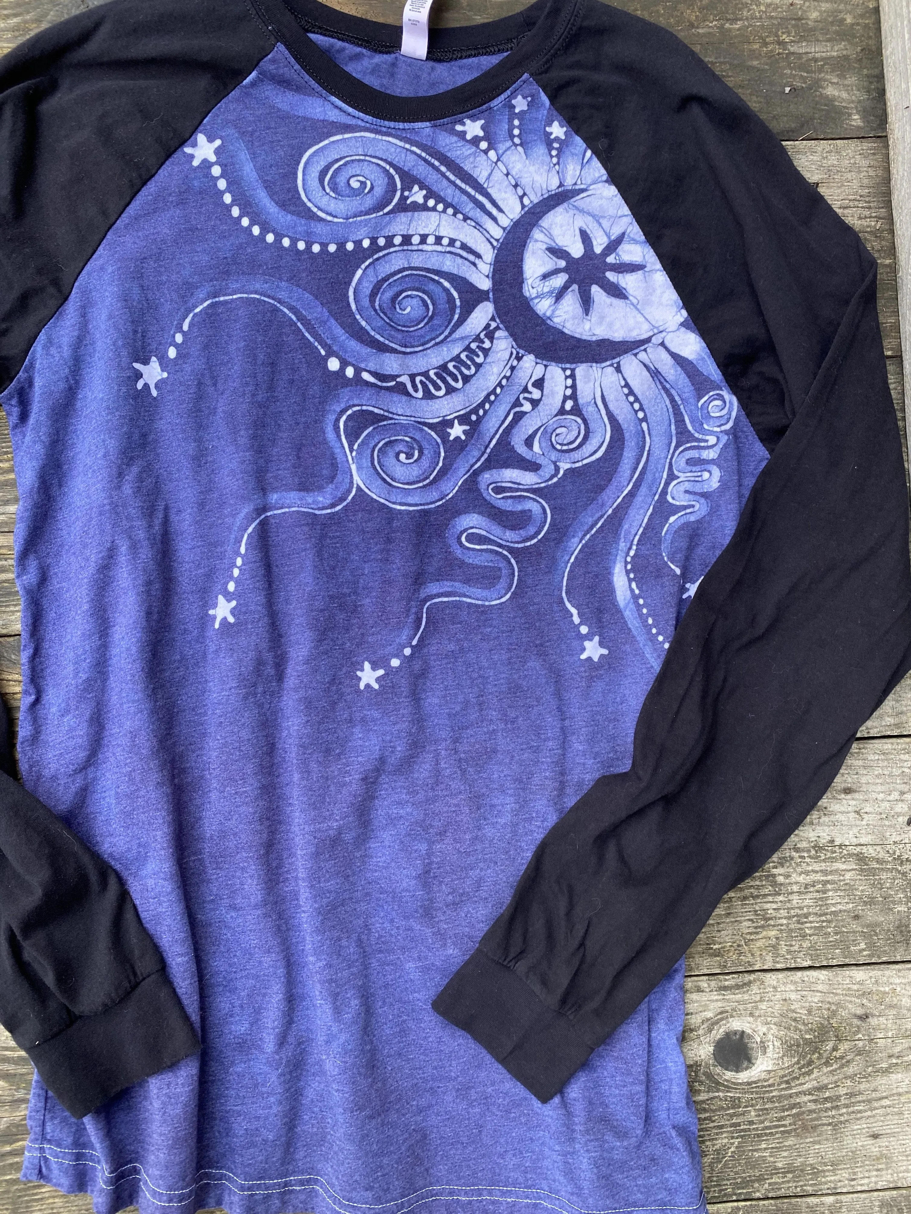 Moonbeams in Heathered Periwinkle Raglan Top by Batikwalla - Size Large