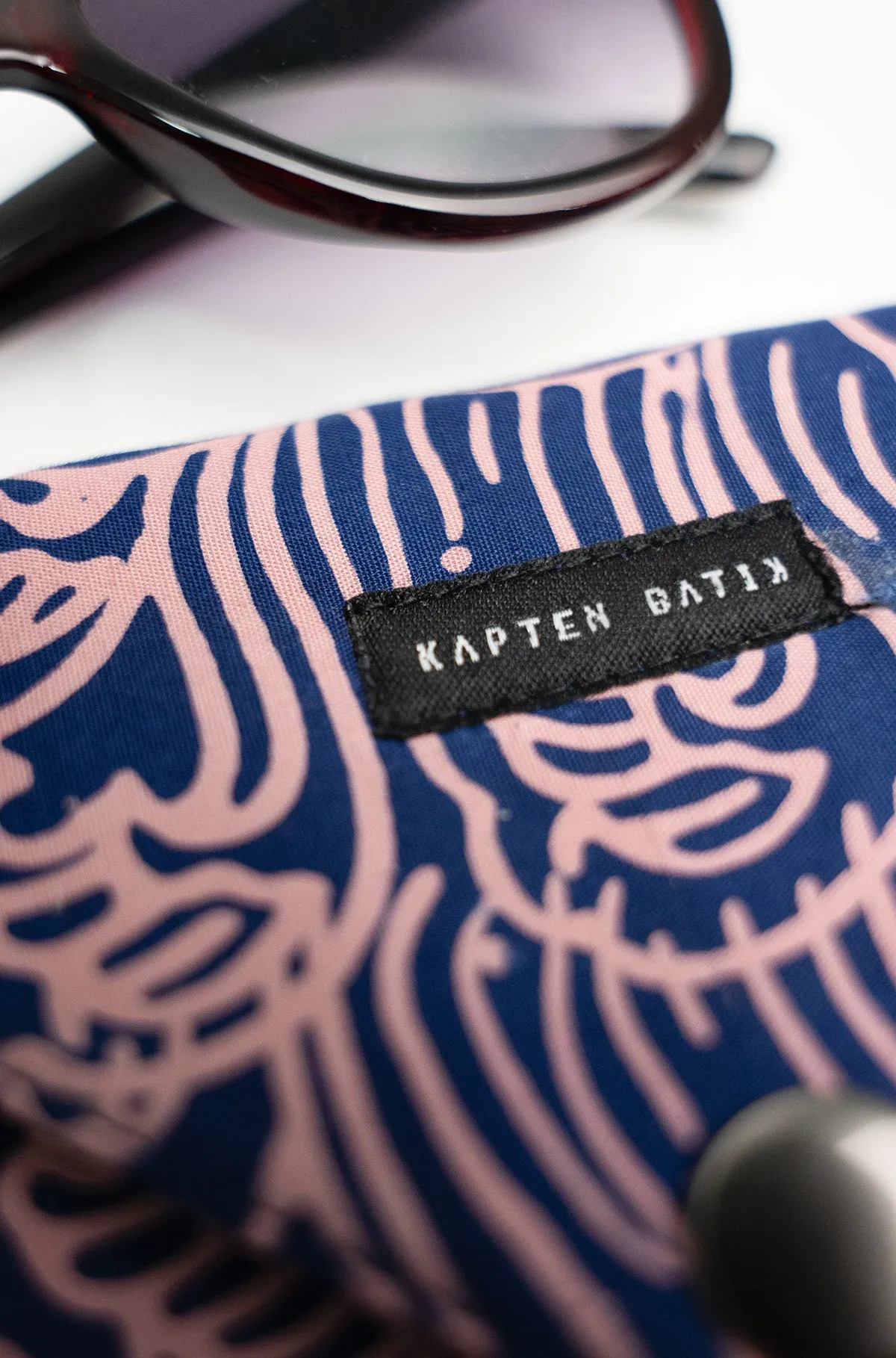 [ONLINE EXCLUSIVE] Kapten Batik Sunglasses Pouch