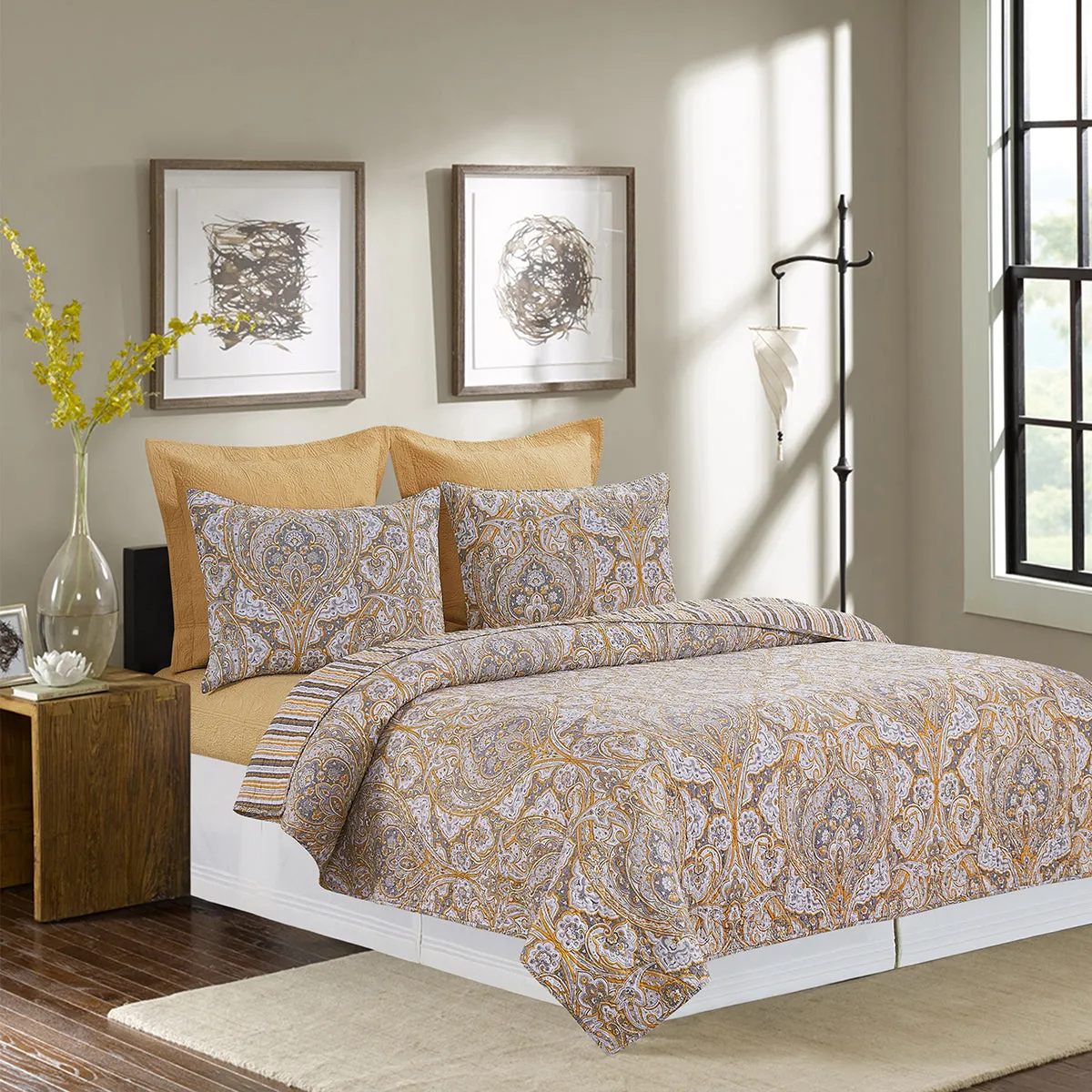 Shay Damask Quilt Set