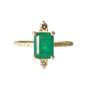 Sparkling Emerald Ring