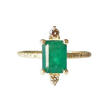 Sparkling Emerald Ring