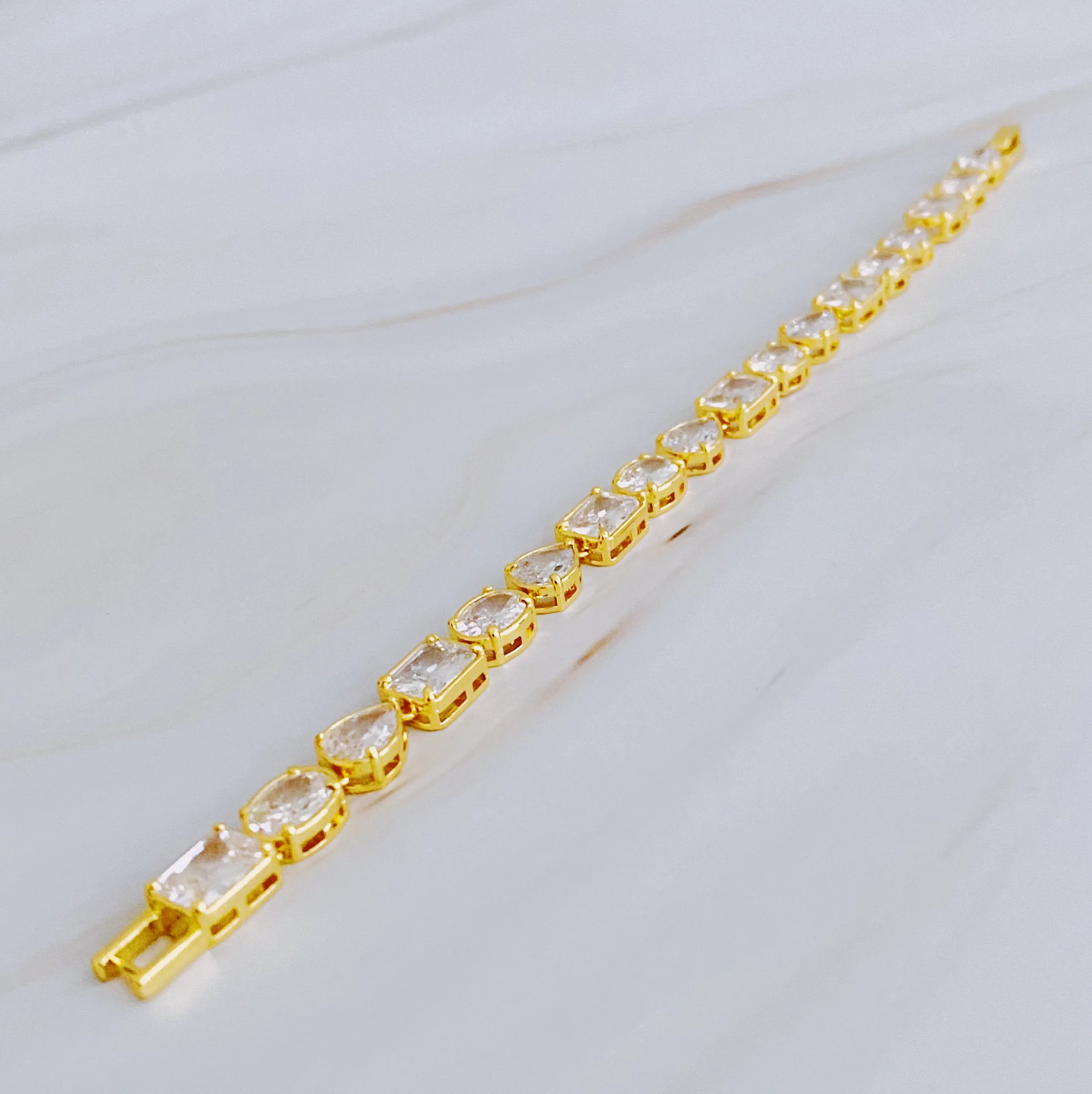 Sparkling In Shapes Bracelet