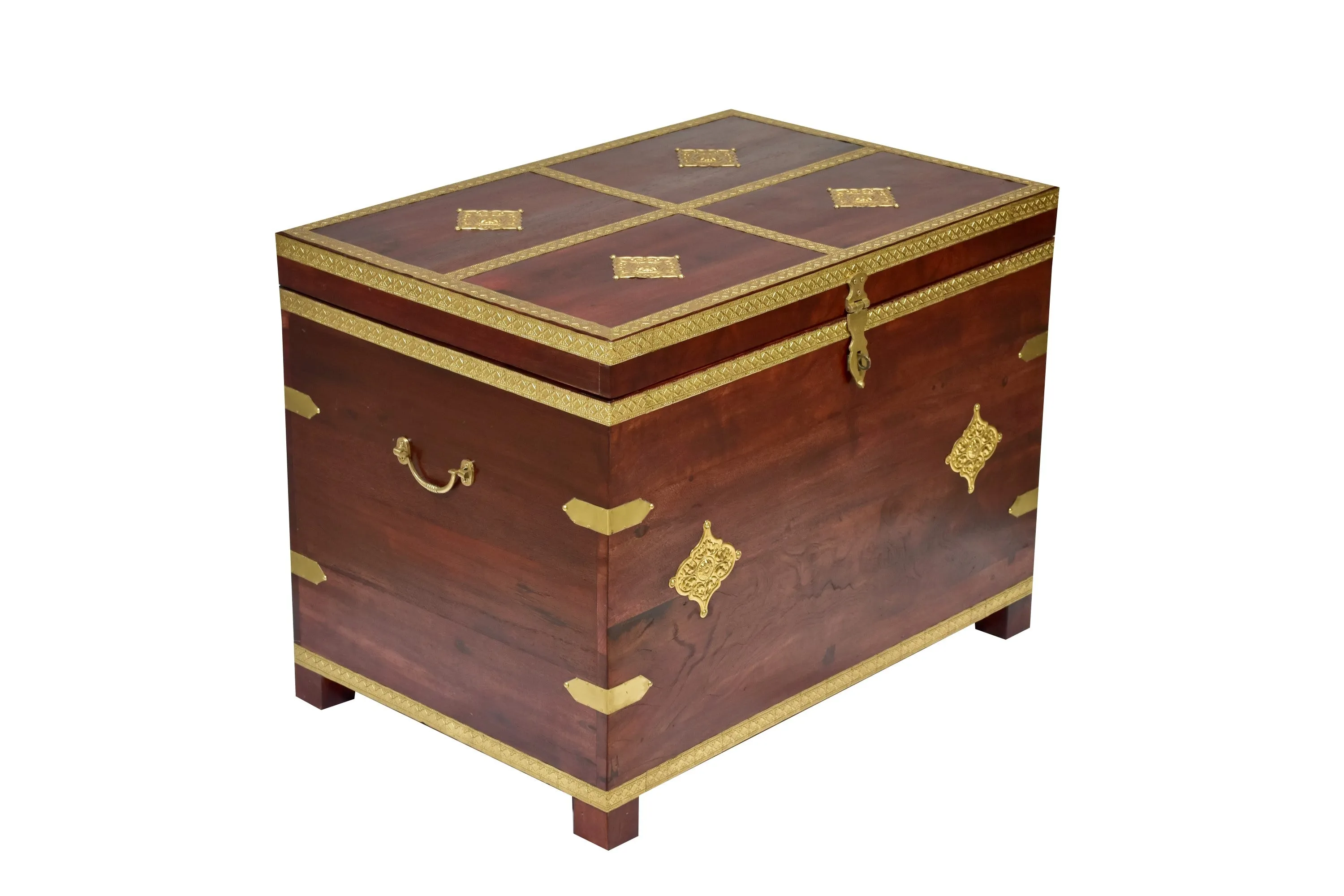 Stylishly Trimmed Wooden Sanduk