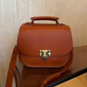 Women's Small Leather Crossbody Saddle Bag Handmade Saddle Leather Crossbody Bag